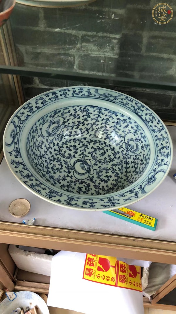 古玩陶瓷青花纏枝蓮盆真品鑒賞圖