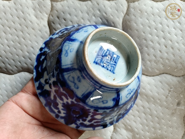 古玩陶瓷青花纏枝花卉紋茶碗真品鑒賞圖