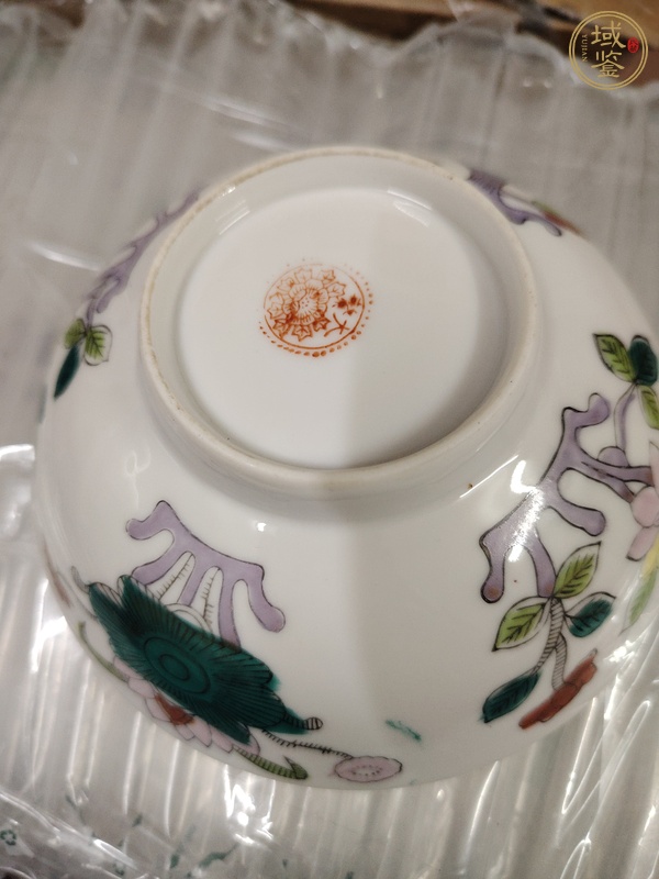 古玩陶瓷粉彩折枝花卉紋茶碗真品鑒賞圖