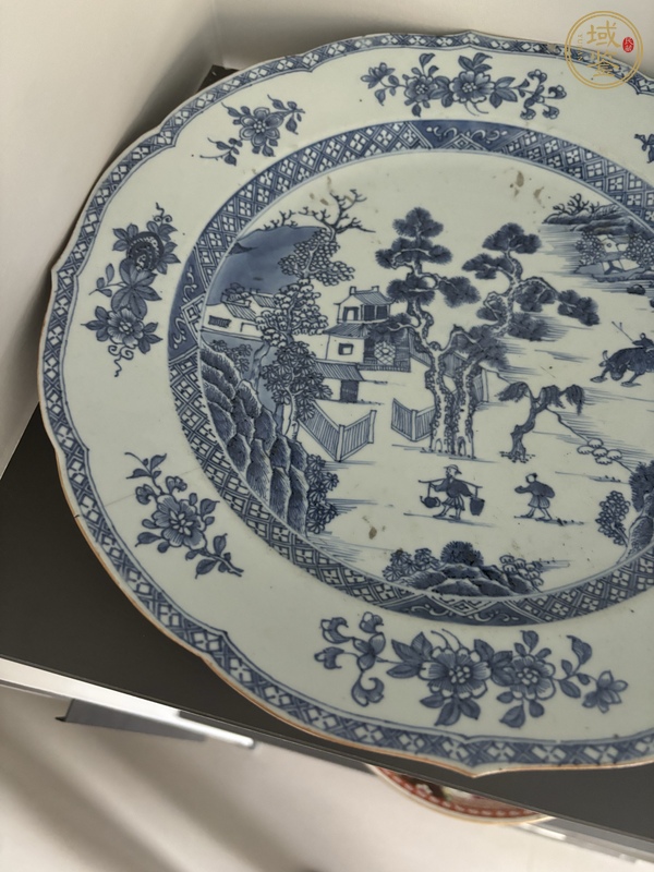 古玩陶瓷青花山水人物紋花口盤真品鑒賞圖