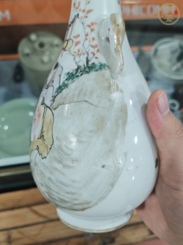 古玩陶瓷人物瓶真品鑒賞圖