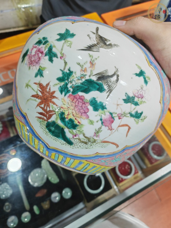 古玩陶瓷粉彩蓋罐真品鑒賞圖