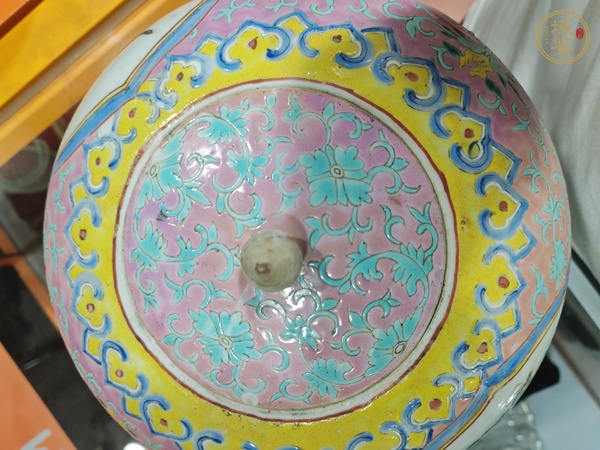 古玩陶瓷粉彩蓋罐真品鑒賞圖