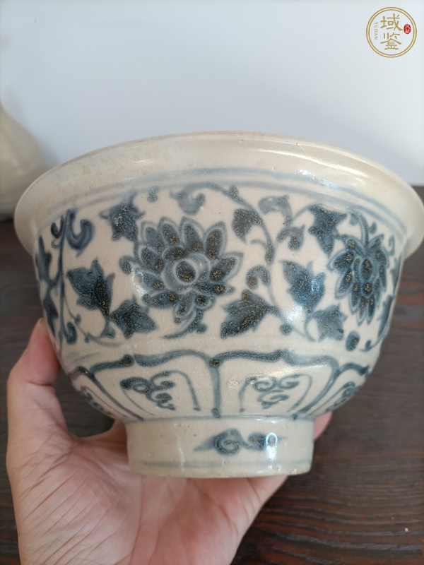 古玩陶瓷越南青花花卉紋碗真品鑒賞圖