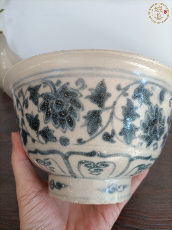 古玩陶瓷越南青花花卉紋碗真品鑒賞圖