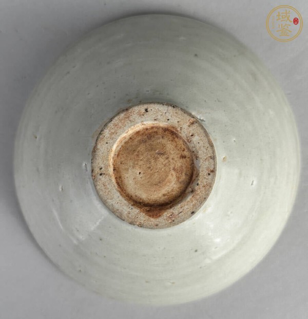 古玩陶瓷青白釉花卉紋斗笠碗真品鑒賞圖