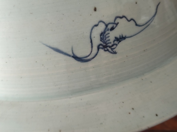 古玩轉(zhuǎn)賣纏枝蓮凈手盆拍賣，當(dāng)前價(jià)格999元