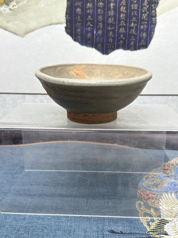 古玩陶瓷元代精品龍泉唇口大碗 龍泉精品拍賣，當(dāng)前價(jià)格169元