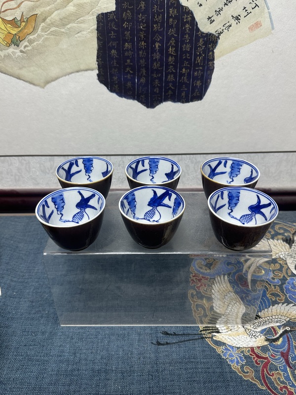 古玩陶瓷建國(guó)初期外紫金釉內(nèi)青花魚(yú)藻紋杯6只拍賣(mài)，當(dāng)前價(jià)格98元