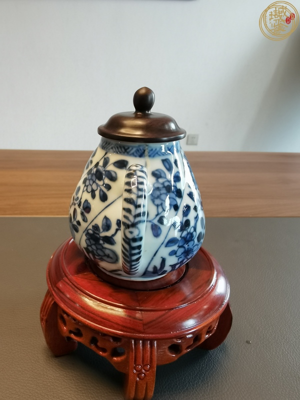 古玩陶瓷青花花卉茶壺  真品鑒賞圖