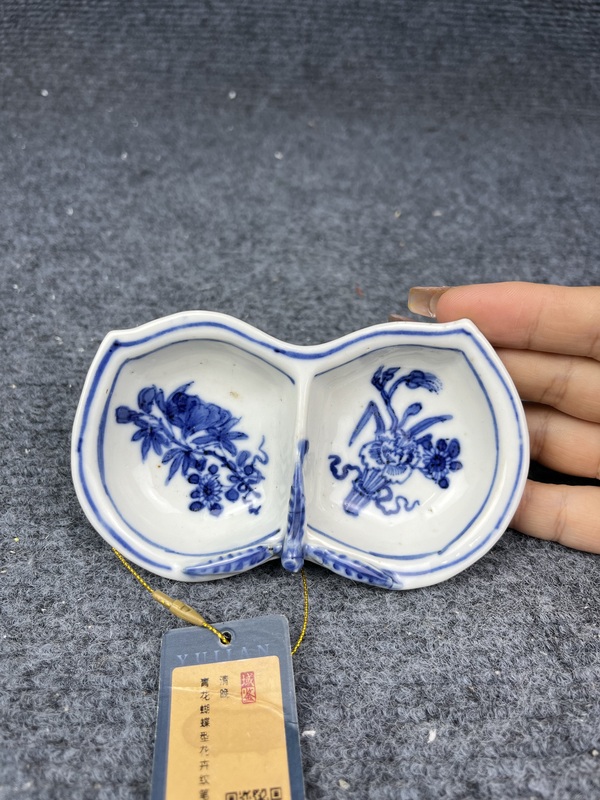 古玩陶瓷青花蝴蝶型花卉紋筆添拍賣，當(dāng)前價(jià)格2788元