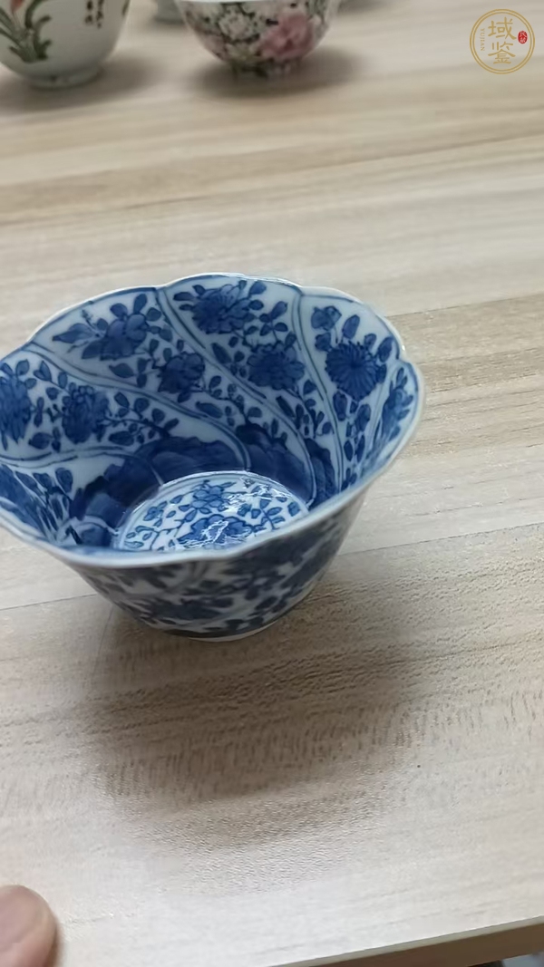 古玩陶瓷青花花卉紋花口杯真品鑒賞圖