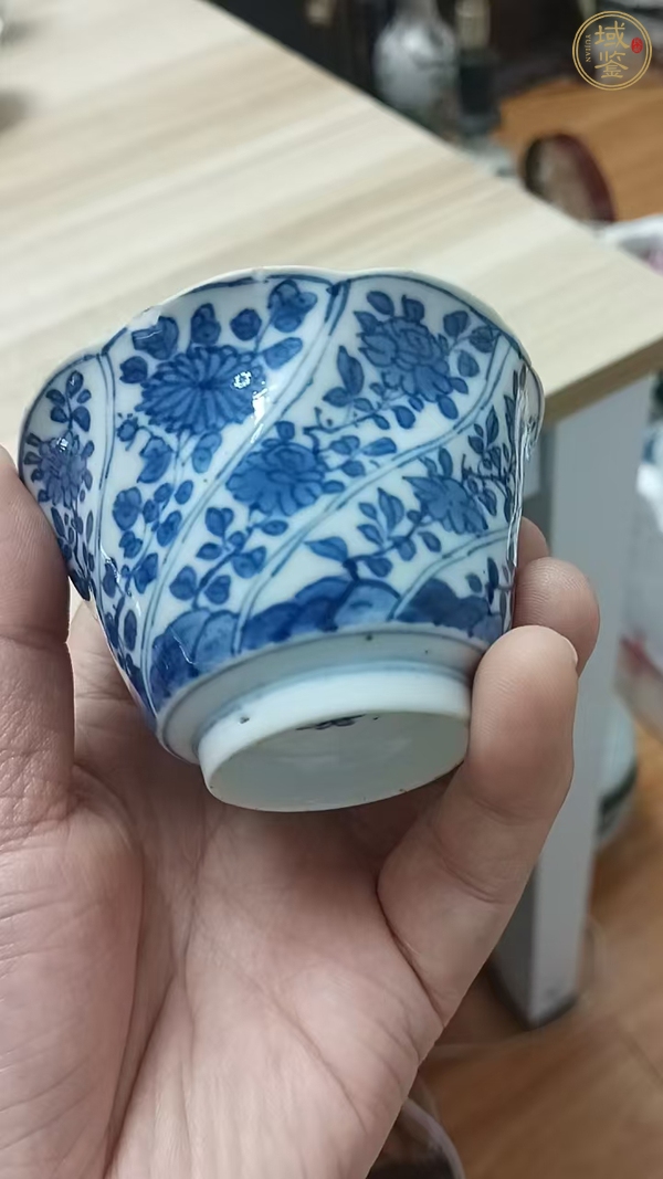 古玩陶瓷青花花卉紋花口杯真品鑒賞圖
