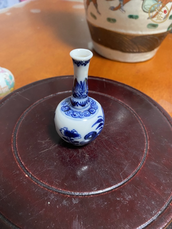 古玩陶瓷青花長頸瓶真品鑒賞圖