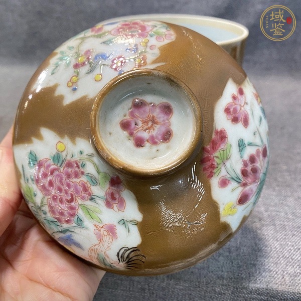 古玩陶瓷紫金釉開光粉彩花鳥紋蓋缸真品鑒賞圖