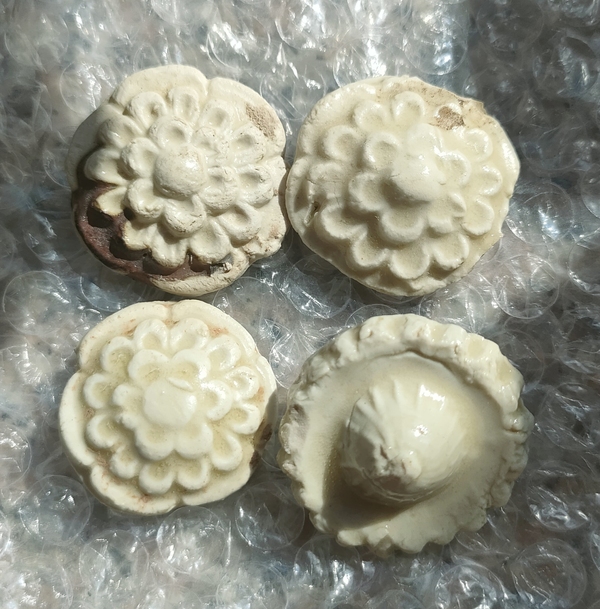 古玩陶瓷定窯小印花蓋拍賣，當(dāng)前價(jià)格1000元