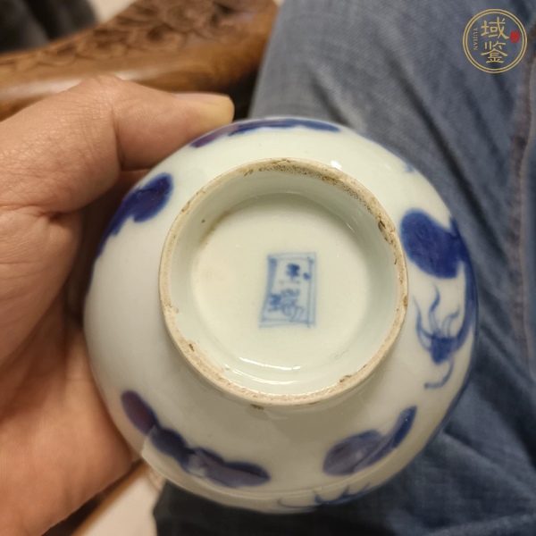 古玩陶瓷青花過墻龍紋茶碗真品鑒賞圖