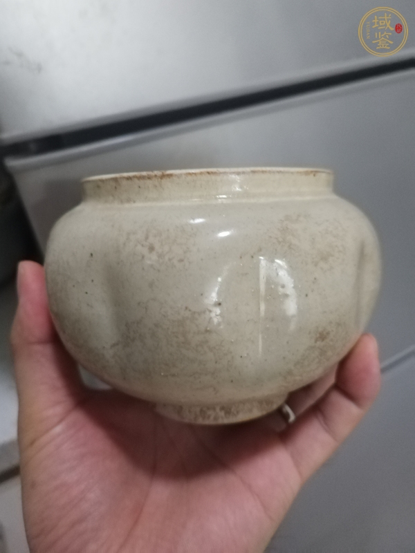 古玩陶瓷北宋白釉瓜棱罐真品鑒賞圖