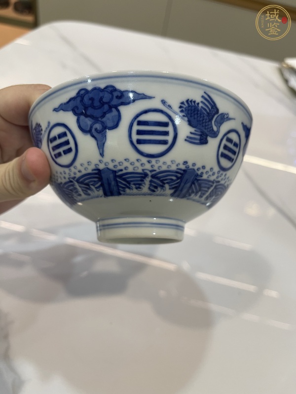 古玩陶瓷青花云鶴八卦紋蓮子碗真品鑒賞圖