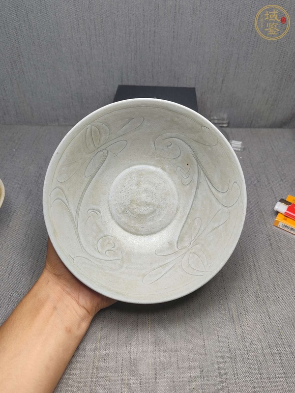 古玩陶瓷金村窯青瓷刻花大碗真品鑒賞圖