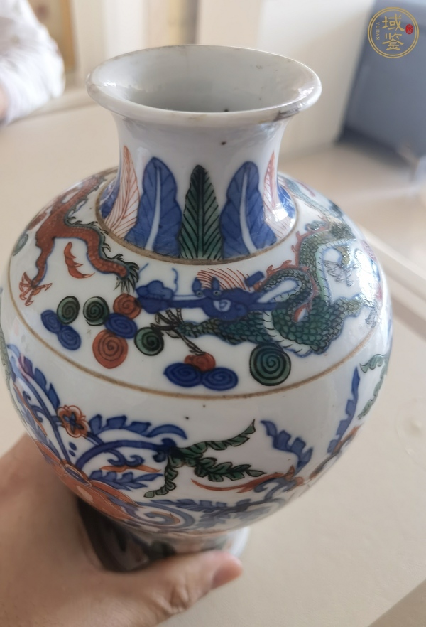 古玩陶瓷青花五彩龍穿花梅瓶真品鑒賞圖