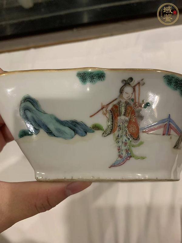 古玩陶瓷粉彩麻姑獻(xiàn)壽圖蝠型碗真品鑒賞圖