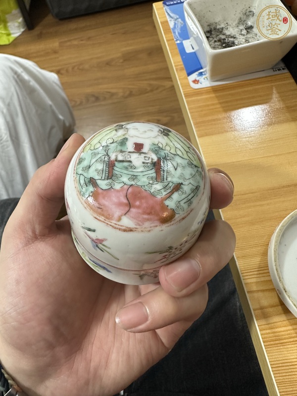 古玩陶瓷粉彩骰盅真品鑒賞圖