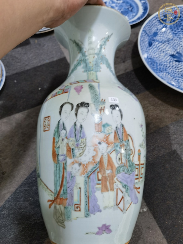 古玩陶瓷粉彩仕女人物紋瓶真品鑒賞圖