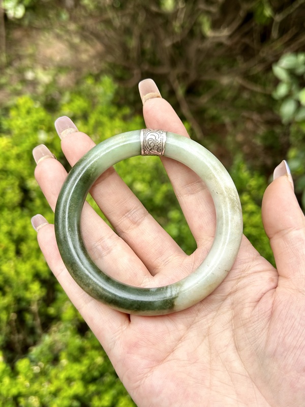 古玩玉器清老坑天然翡翠手鐲(黃+綠)拍賣,當(dāng)前價格4680元