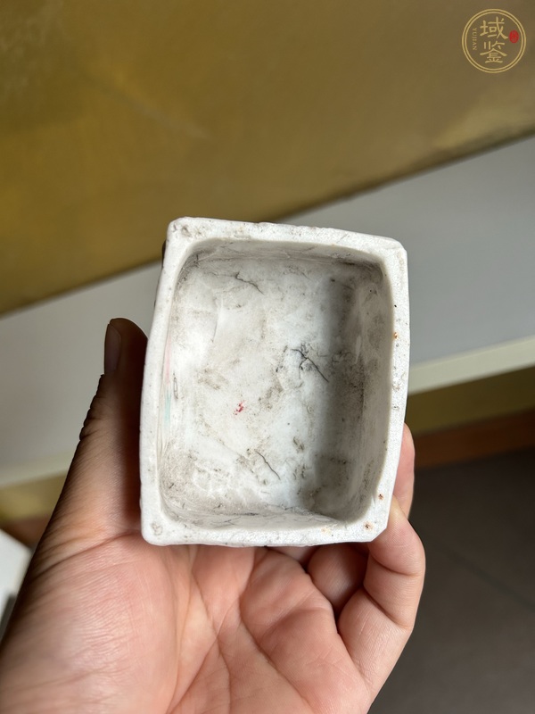 古玩陶瓷白釉獅子繡球香插真品鑒賞圖