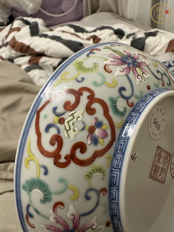 古玩陶瓷粉彩外花卉內(nèi)五福捧壽紋盤真品鑒賞圖