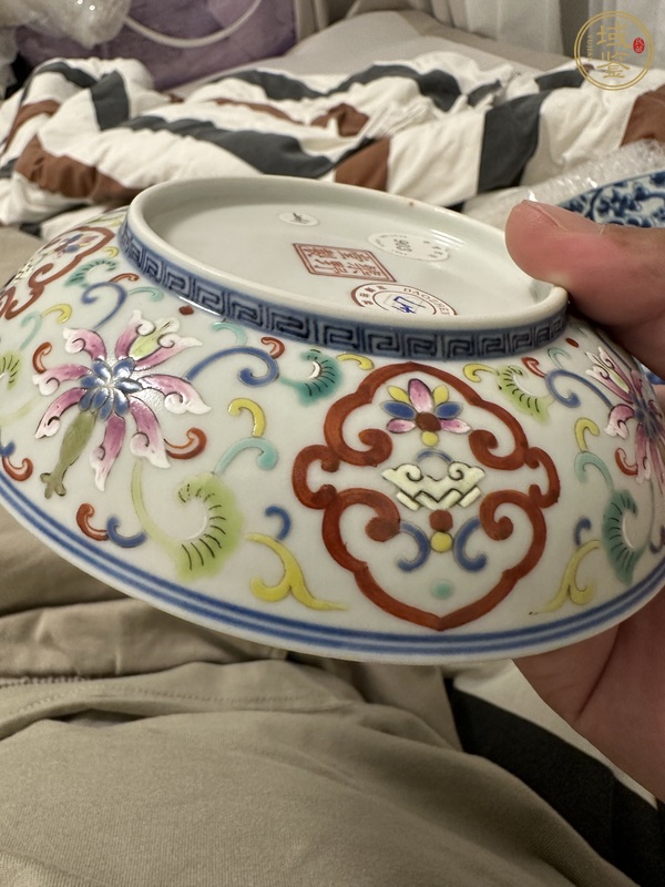 古玩陶瓷粉彩外花卉內(nèi)五福捧壽紋盤真品鑒賞圖