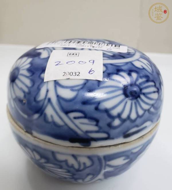 古玩陶瓷青花花卉紋粉盒真品鑒賞圖