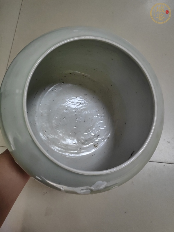 古玩陶瓷豆青釉堆白花卉紋水呈真品鑒賞圖