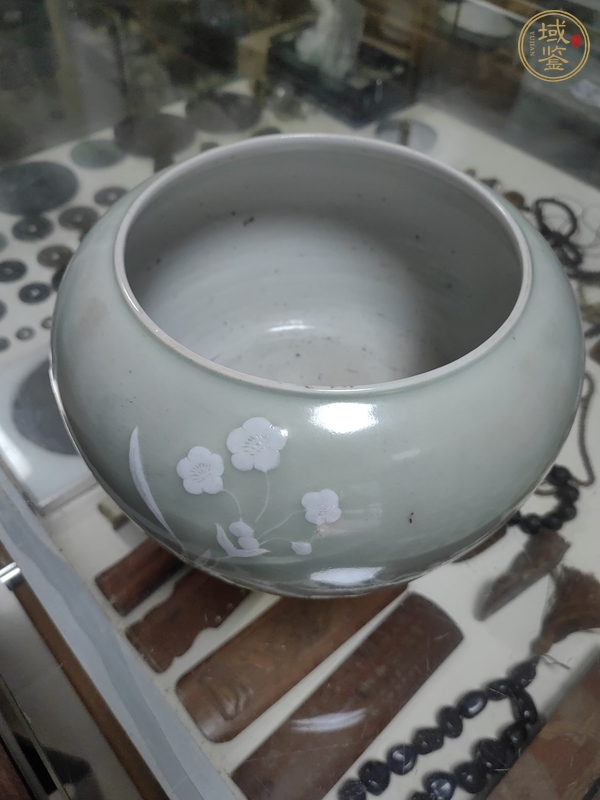 古玩陶瓷豆青釉堆白花卉紋水呈真品鑒賞圖