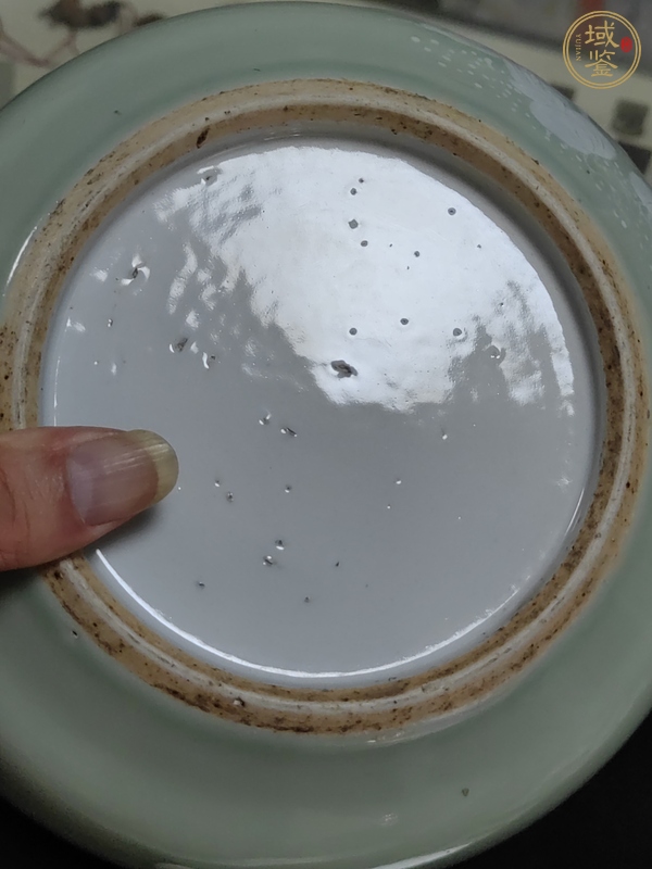 古玩陶瓷豆青釉堆白花卉紋水呈真品鑒賞圖