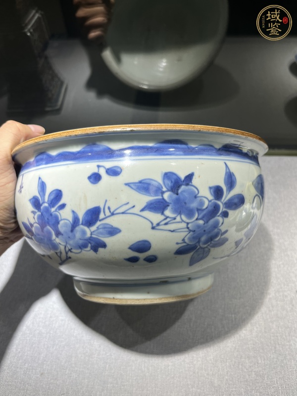 古玩陶瓷青花洞石花卉紋香爐真品鑒賞圖