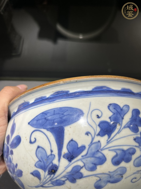 古玩陶瓷青花洞石花卉紋香爐真品鑒賞圖