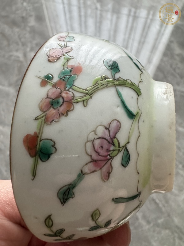 古玩陶瓷粉彩花卉紋碗真品鑒賞圖