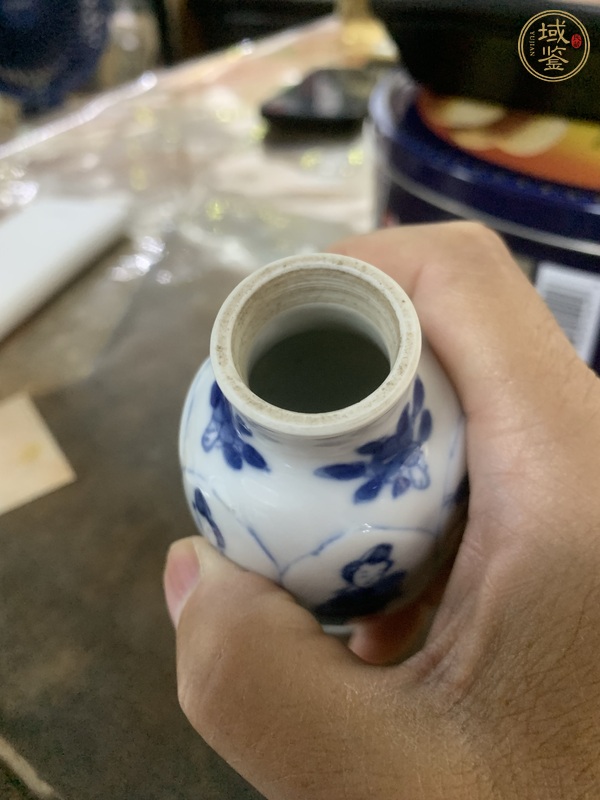 古玩陶瓷青花人物花卉紋蓋瓶真品鑒賞圖