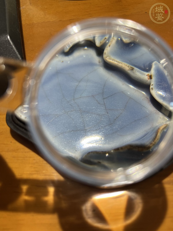古玩陶瓷清晚期天藍(lán)釉桃形筆舔真品鑒賞圖