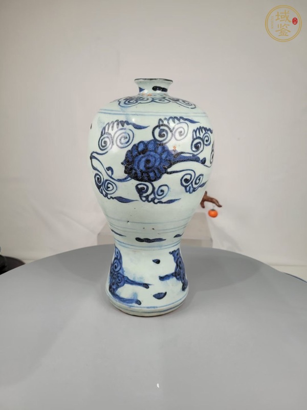 古玩陶瓷青花纏枝花卉紋梅瓶真品鑒賞圖