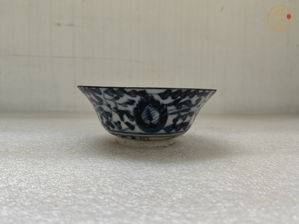 古玩陶瓷青花鳳眼茶碗真品鑒賞圖