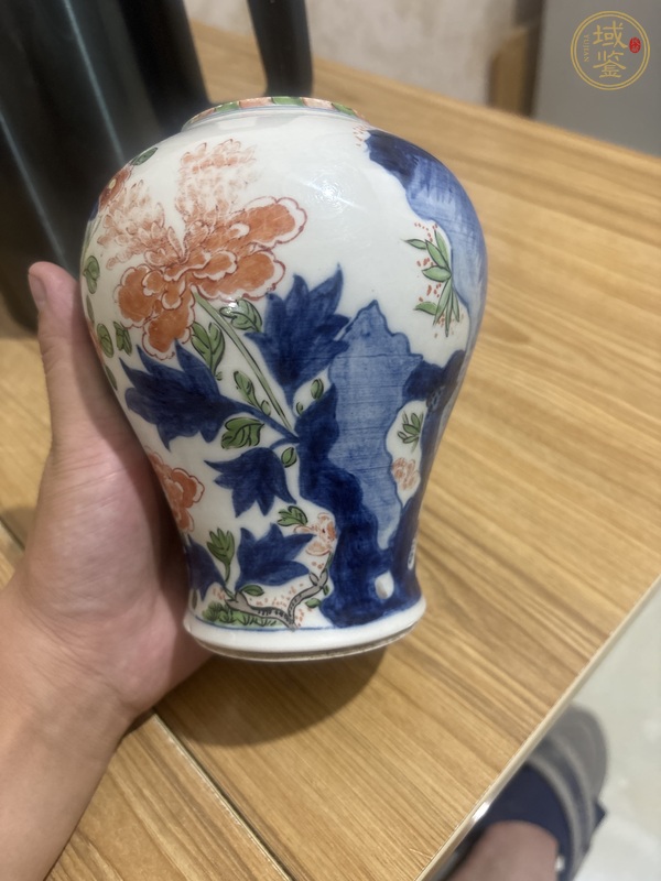 古玩陶瓷青花五彩洞石花卉紋罐真品鑒賞圖