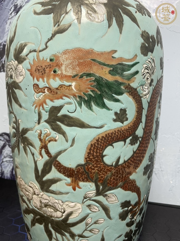 古玩陶瓷花間龍紋粉彩瓶真品鑒賞圖
