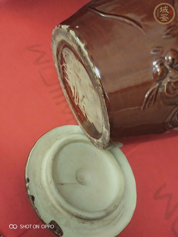 古玩陶瓷醬釉金魚福紋蓋罐真品鑒賞圖