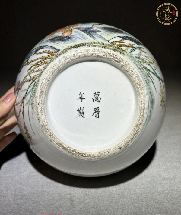 古玩陶瓷粉彩天球瓶真品鑒賞圖