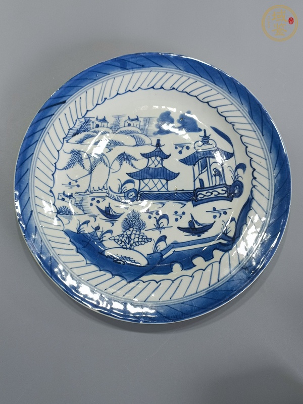 古玩陶瓷樓臺(tái)亭閣山水紋青花盤真品鑒賞圖
