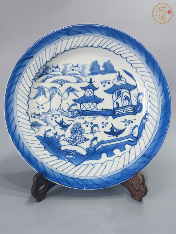 古玩陶瓷樓臺(tái)亭閣山水紋青花盤真品鑒賞圖