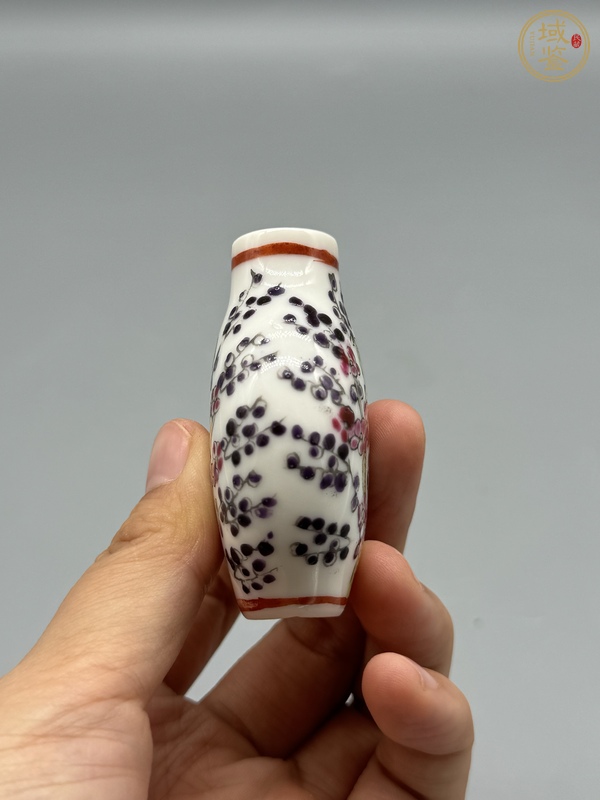 古玩陶瓷鼻煙壺真品鑒賞圖